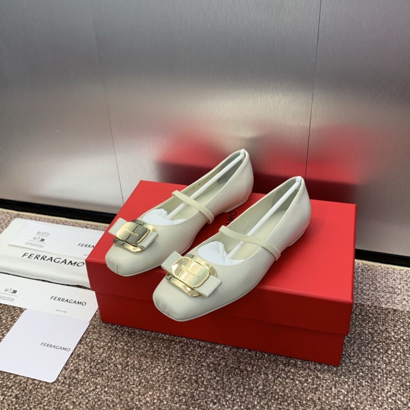 Ferragamo flat shoes